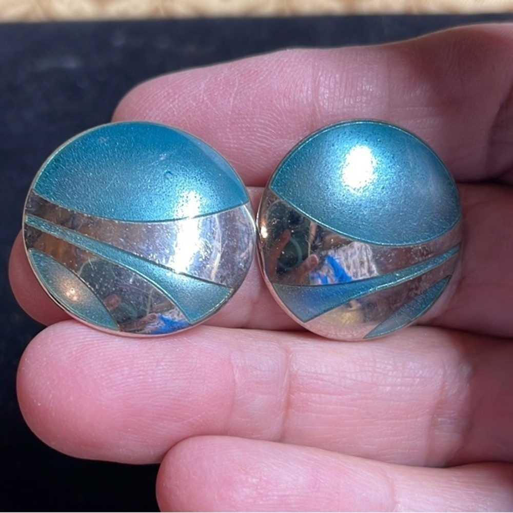 Laurel Burch Signed Vintage Round Pierced Earrings. P/A